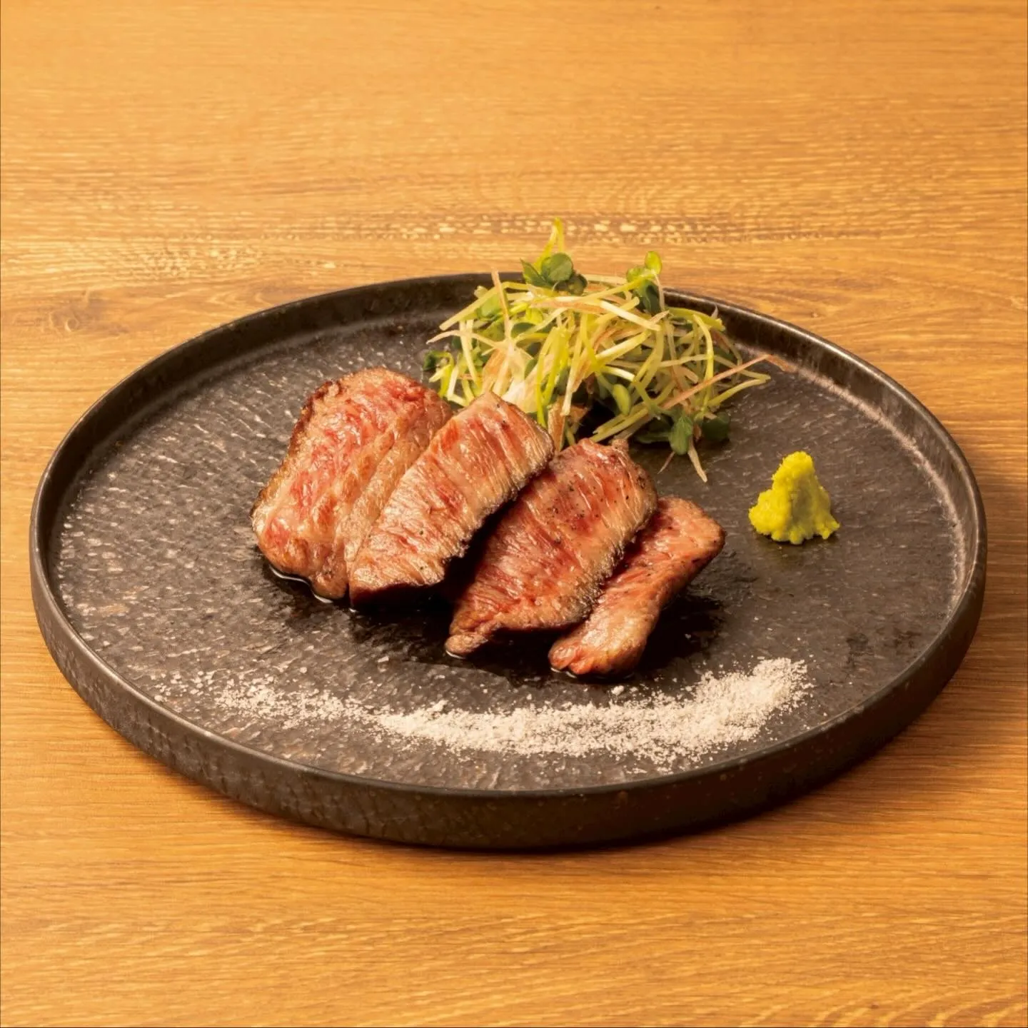 炭火焼酒場“ ワラテル”