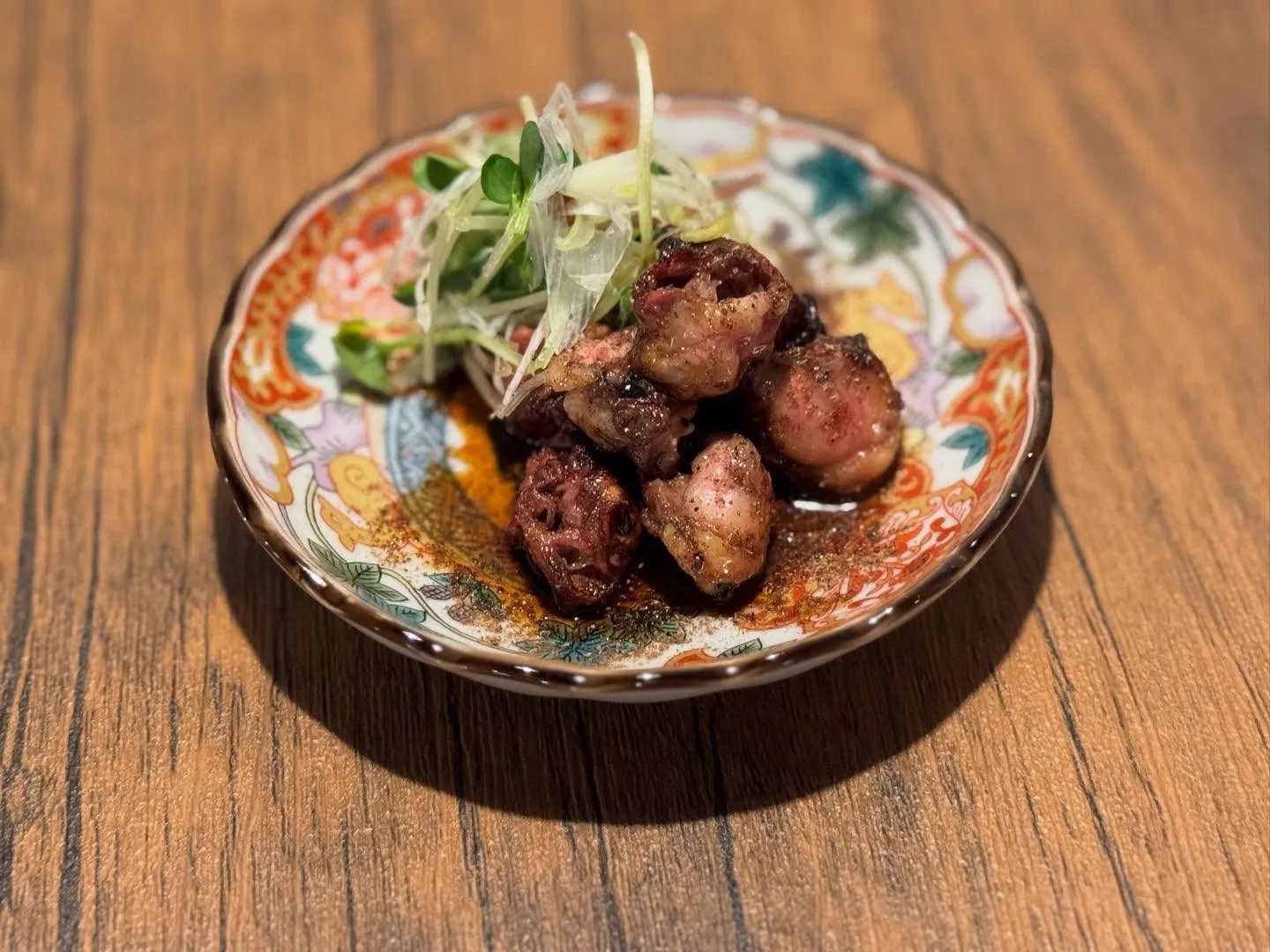 プレオープンを通して、焼き鳥の提供が串焼きからお皿での提供に...