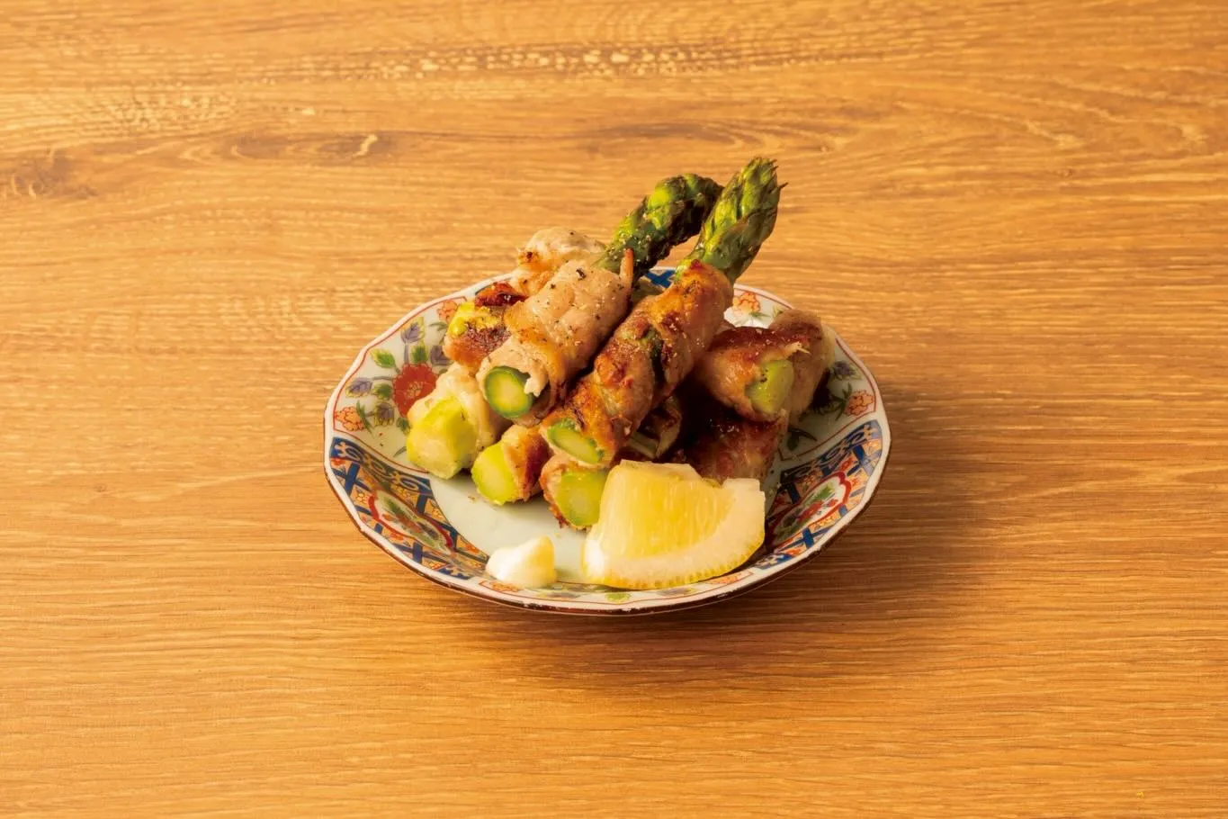 炭火焼きの香りに引き寄せられる、中野の大人の隠れ家。