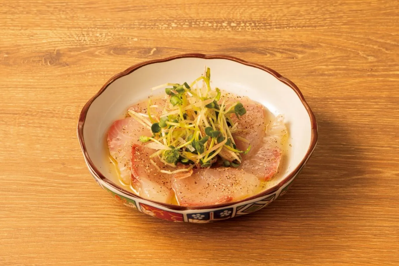 炭火焼きの香りに引き寄せられる、中野の大人の隠れ家。