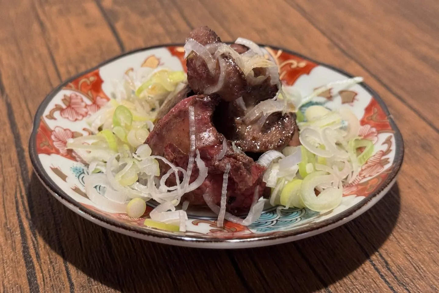 炭火焼きの香りに引き寄せられる、中野の大人の隠れ家。